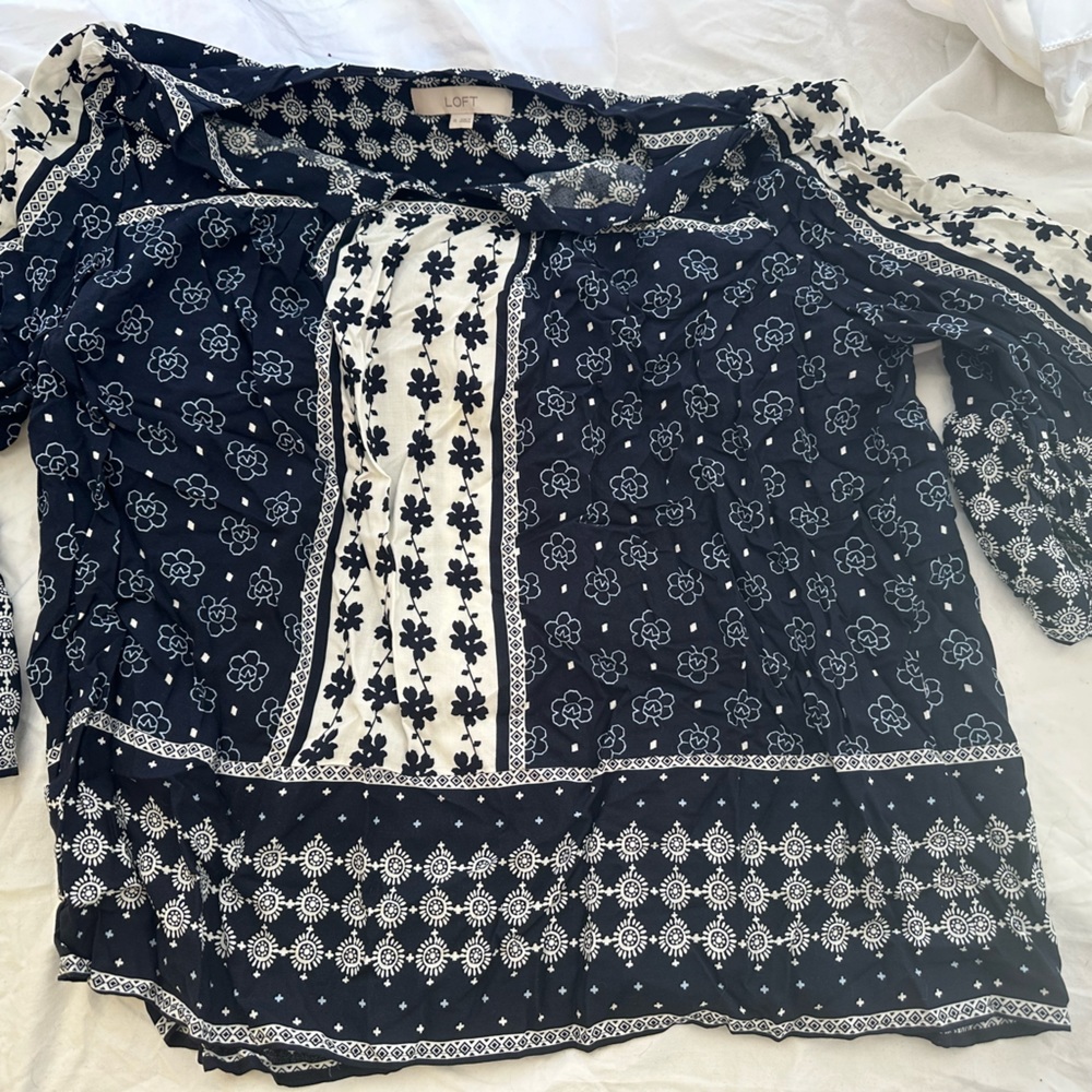 Women’s flowy blue print